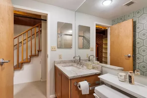Bath - 1 Envelope Ter #107, Worcester, MA 01604 photo 4 of 4