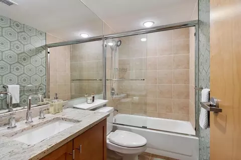 Bath - 1 Envelope Ter #107, Worcester, MA 01604 photo 3 of 4