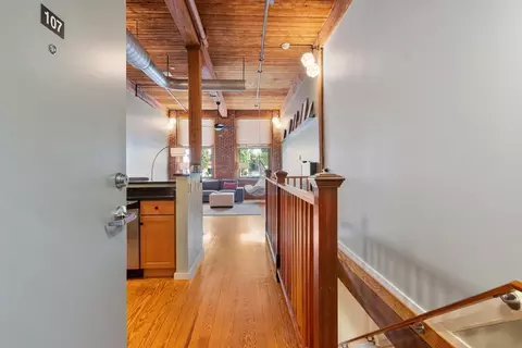 Entry Way - 1 Envelope Ter #107, Worcester, MA 01604 photo 1 of 7