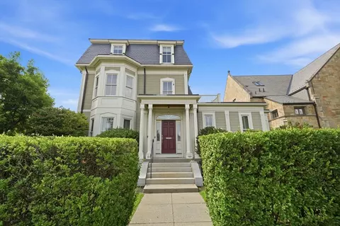 130 Mount Auburn St #130, Watertown, MA 02472