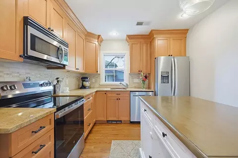 89 May St #4, Needham, MA 02492 photo 4