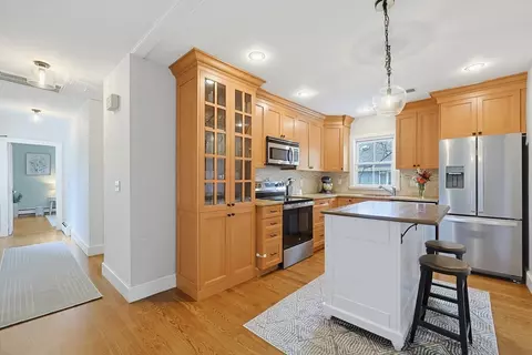 89 May St #4, Needham, MA 02492