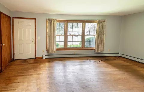 Living - 8 Primrose Path, Hatfield, MA 01038 photo 2 of 2
