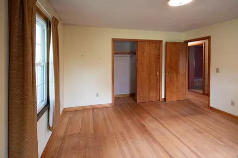 Bedroom - 8 Primrose Path, Hatfield, MA 01038 photo 2 of 4