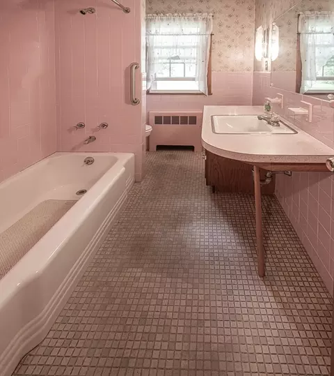 Bath - 8 Primrose Path, Hatfield, MA 01038 photo 1 of 1