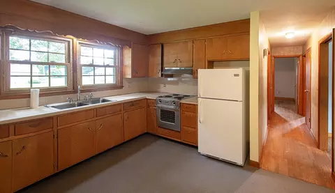 Kitchen - 8 Primrose Path, Hatfield, MA 01038 photo 1 of 2