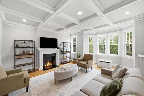 585 Franklin St #6, Melrose, MA 02176