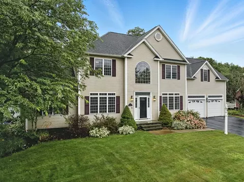 Exterior - 5 Peach Tree Dr, Sutton, MA 01590 photo 8 of 8