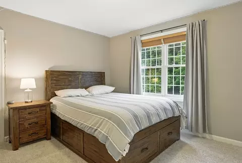 Bedroom - 5 Peach Tree Dr, Sutton, MA 01590 photo 3 of 5