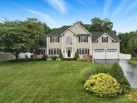 Exterior - 5 Peach Tree Dr, Sutton, MA 01590 photo 7 of 8