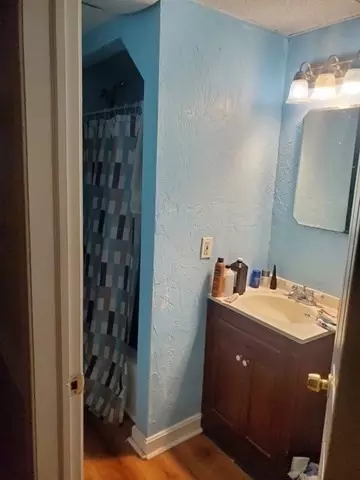 Bath - 5 Granite, Webster, MA 01570 photo 1 of 1