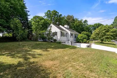 Exterior - 6 Chute Rd, Dedham, MA 02026 photo 7 of 16