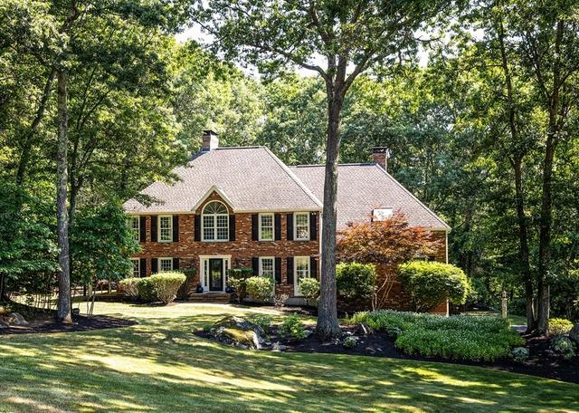 14 Hidden Brick Rd, Hopkinton, MA 01748