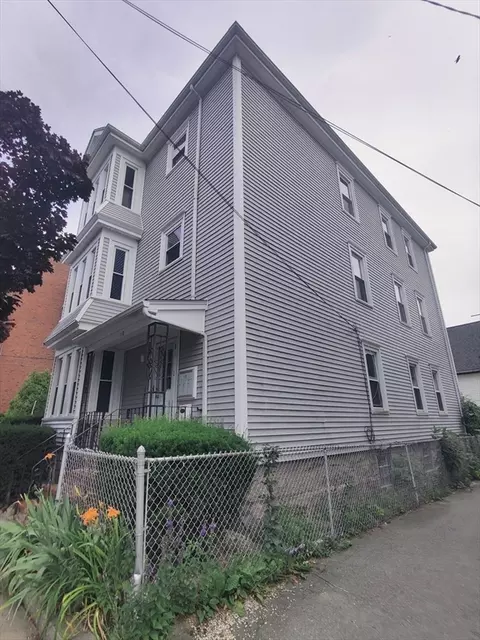 180 Austin St, New Bedford, MA 02740
