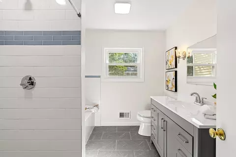 Bath - 173 Florence Rd, Lowell, MA 01851 photo 1 of 3
