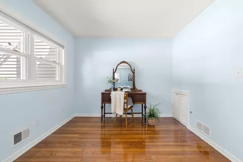Bedroom - 173 Florence Rd, Lowell, MA 01851 photo 4 of 10