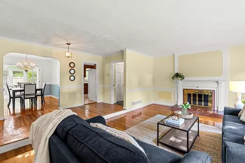 Living - 173 Florence Rd, Lowell, MA 01851 photo 2 of 4