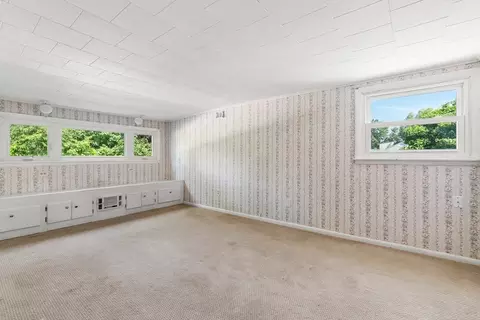 Bedroom - 173 Florence Rd, Lowell, MA 01851 photo 8 of 10