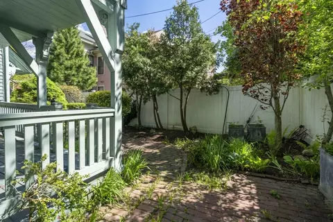 Exterior - 12 Crown St, Worcester, MA 01609 photo 4 of 8