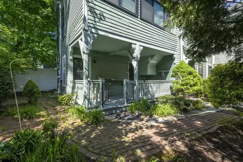 Exterior - 12 Crown St, Worcester, MA 01609 photo 5 of 8