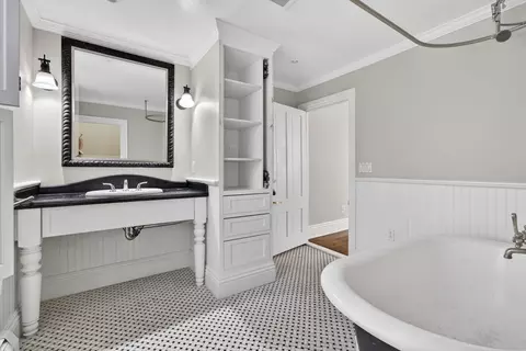 Bath - 12 Crown St, Worcester, MA 01609 photo 1 of 4