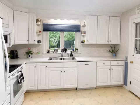 6 Hara St, Worcester, MA 01604 photo 6