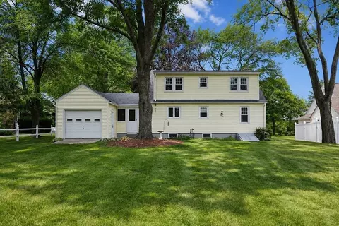 6 Hara St, Worcester, MA 01604 photo 2