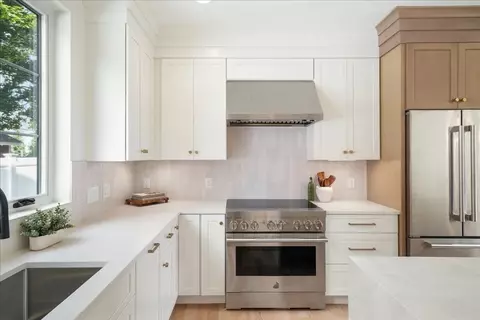 Kitchen - 18 Grant St #REAR, Needham, MA 02492 photo 2 of 4