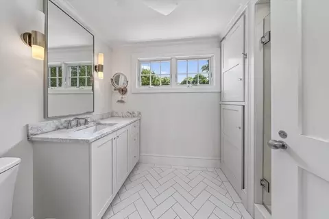 Bath - 9 Beach Rd, Hingham, MA 02043 photo 2 of 2