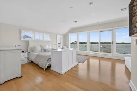 Bedroom - 9 Beach Rd, Hingham, MA 02043 photo 3 of 4