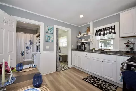 Kitchen - 30 Thirteenth St, Wareham, MA 02571 photo 5 of 5