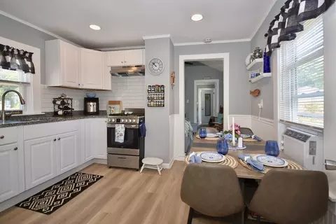 Kitchen - 30 Thirteenth St, Wareham, MA 02571 photo 3 of 5