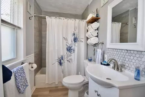 Bath - 30 Thirteenth St, Wareham, MA 02571 photo 1 of 1