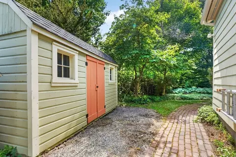Exterior - 41 Taylor Rd, Acton, MA 01720 photo 10 of 11