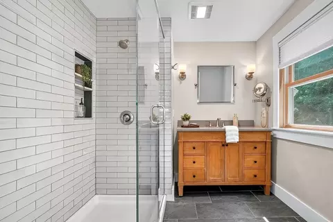 Bath - 41 Taylor Rd, Acton, MA 01720 photo 3 of 4