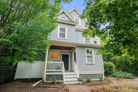 7 Russell St #3, Cambridge, MA 02140