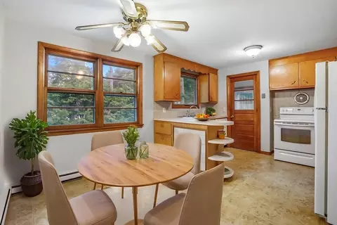 185 Gardens Dr, Springfield, MA 01119 photo 3