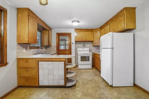185 Gardens Dr, Springfield, MA 01119 photo 5