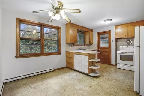 185 Gardens Dr, Springfield, MA 01119 photo 4