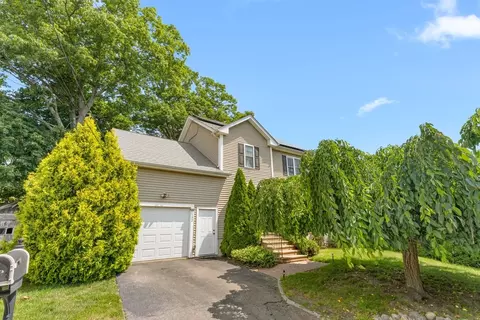 152 Harding St, Fall River, MA 02720