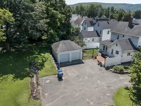 25 Prospect St, Ware, MA 01082 photo 24