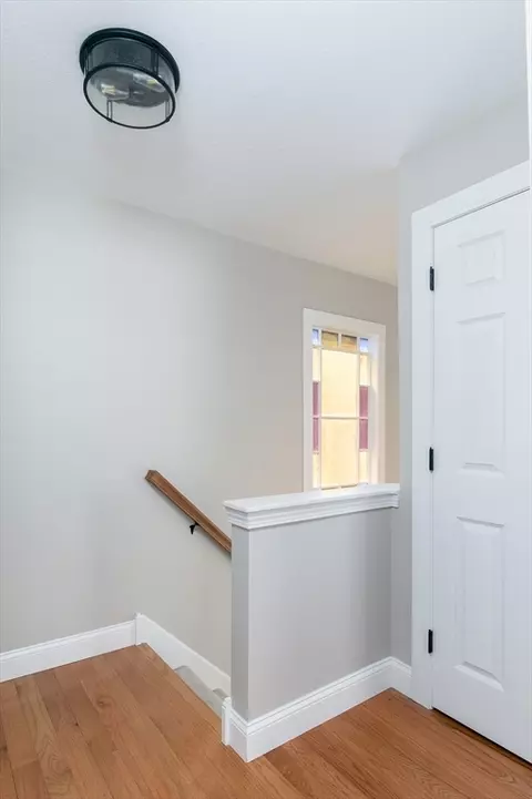 25 Prospect St, Ware, MA 01082 photo 9
