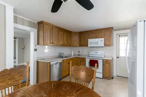 25 Prospect St, Ware, MA 01082 photo 14