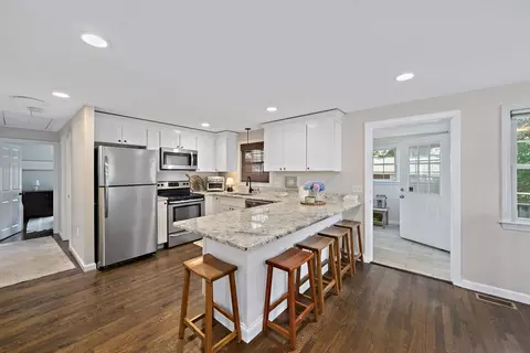 33 Bartlett Rd, Randolph, MA 02368 photo 4