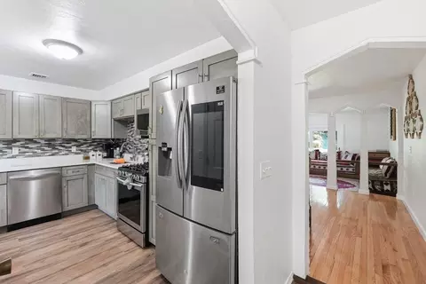 23 Cobblestone Ln #23, Worcester, MA 01606 photo 3