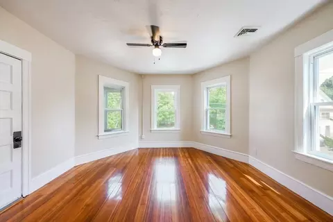 Living - 21 Emerald Ave, Webster, MA 01570 photo 3 of 6