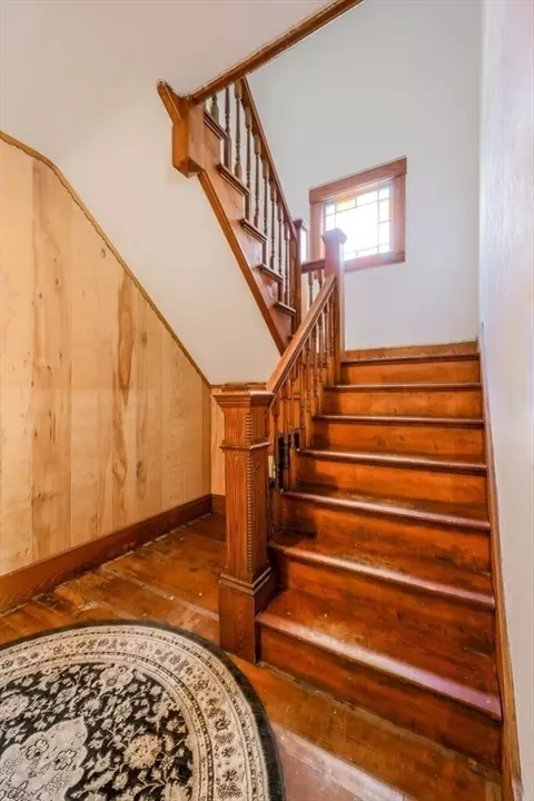 Entry Way - 21 Emerald Ave, Webster, MA 01570 photo 4 of 5