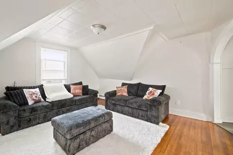 Living - 51-53 Leyfred Ter, Springfield, MA 01108 photo 2 of 5