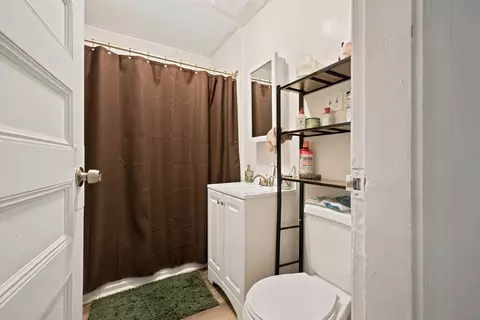 Bath - 51-53 Leyfred Ter, Springfield, MA 01108 photo 1 of 3