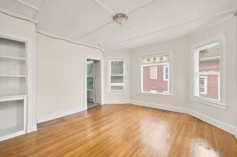 Living - 51-53 Leyfred Ter, Springfield, MA 01108 photo 3 of 5